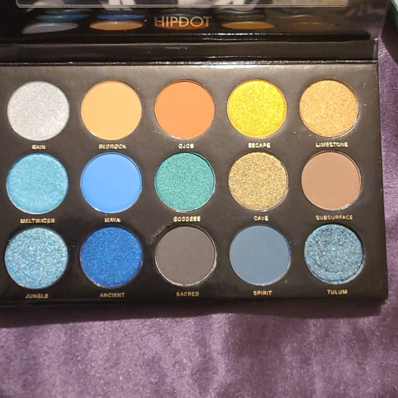 Center Pressed Palette - Picture 2 of 3